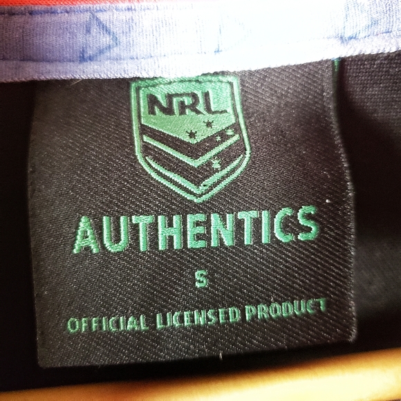 NRL AUTHENTICS New Castle Knights Black Pullover S - Picture 4 of 7